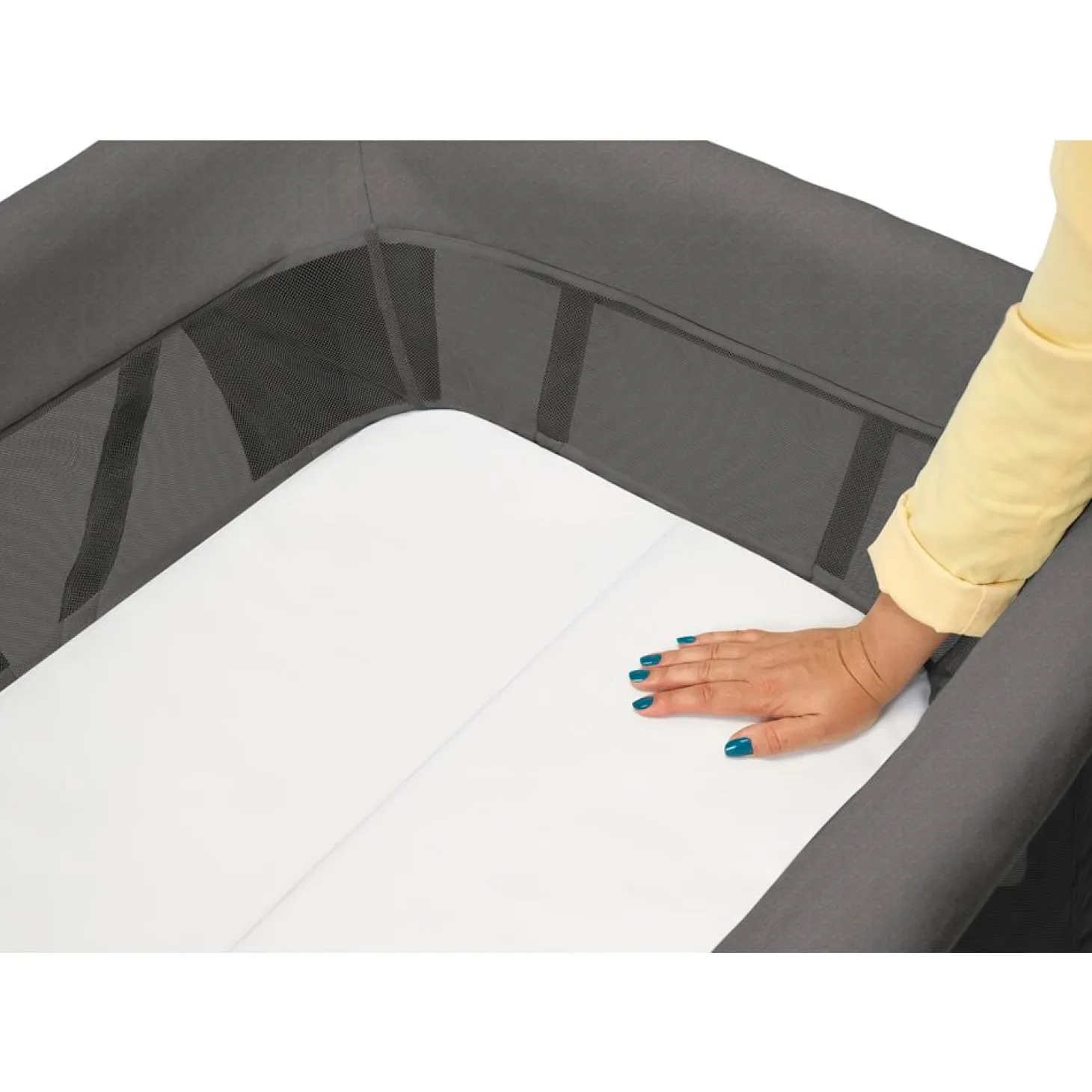 Maxi Cosi Parc Swift Playard Beyond Graphite