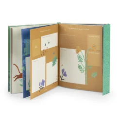 Moulin Roty                    Livre de naissance La forêt Mawa 80 pages    Crème/ vert/ jaune