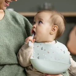 Nattou                    Bavoir silicone avec ours imprimé    Vert