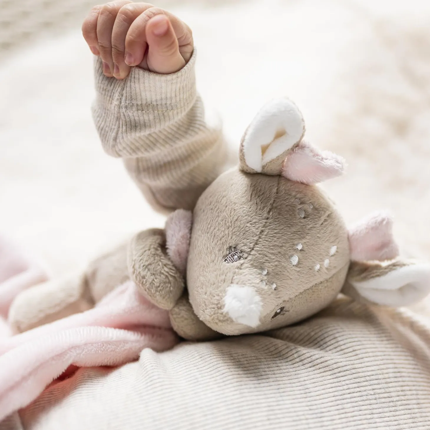 Nattou Doudou Câlin/Couverture Biche Fanfan Rose