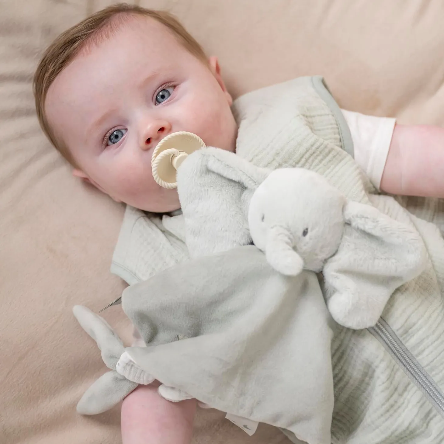 Nattou Doudou Velours Loulou Éléphant Vert tilleul
