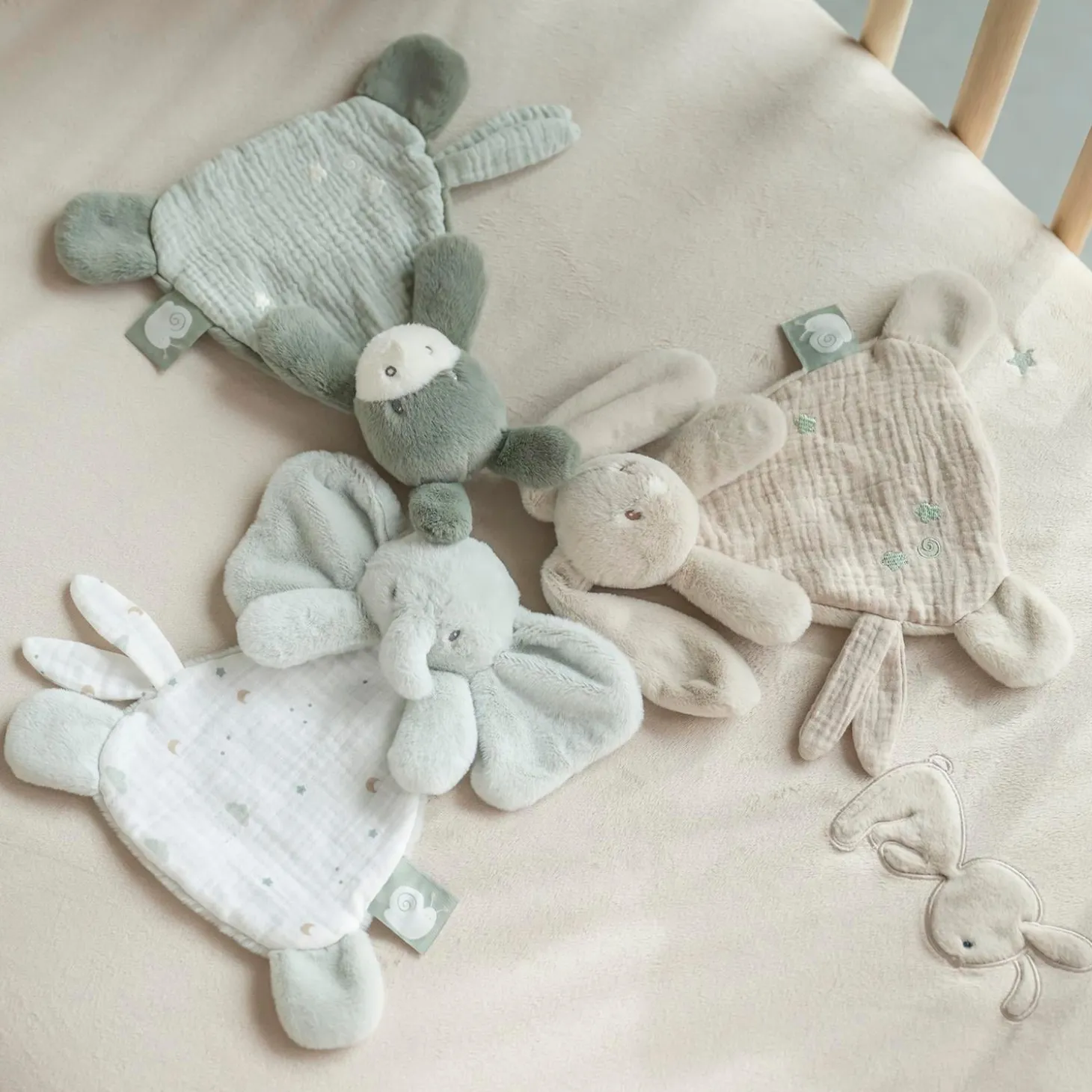 Nattou Mini Doudou Loulou Éléphant Vert tilleul