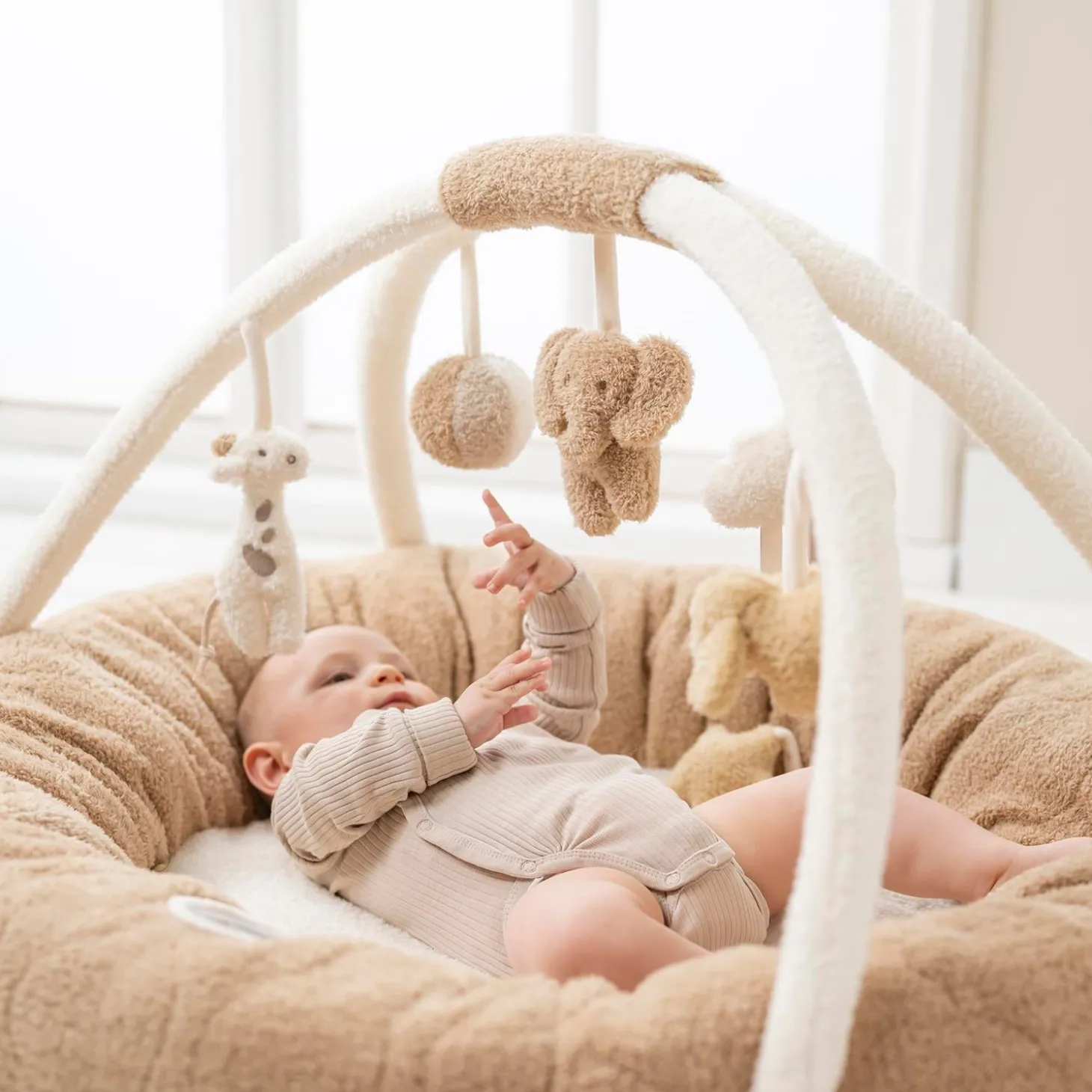 Nattou Tapis Teddy pouf avec arches naturel Beige