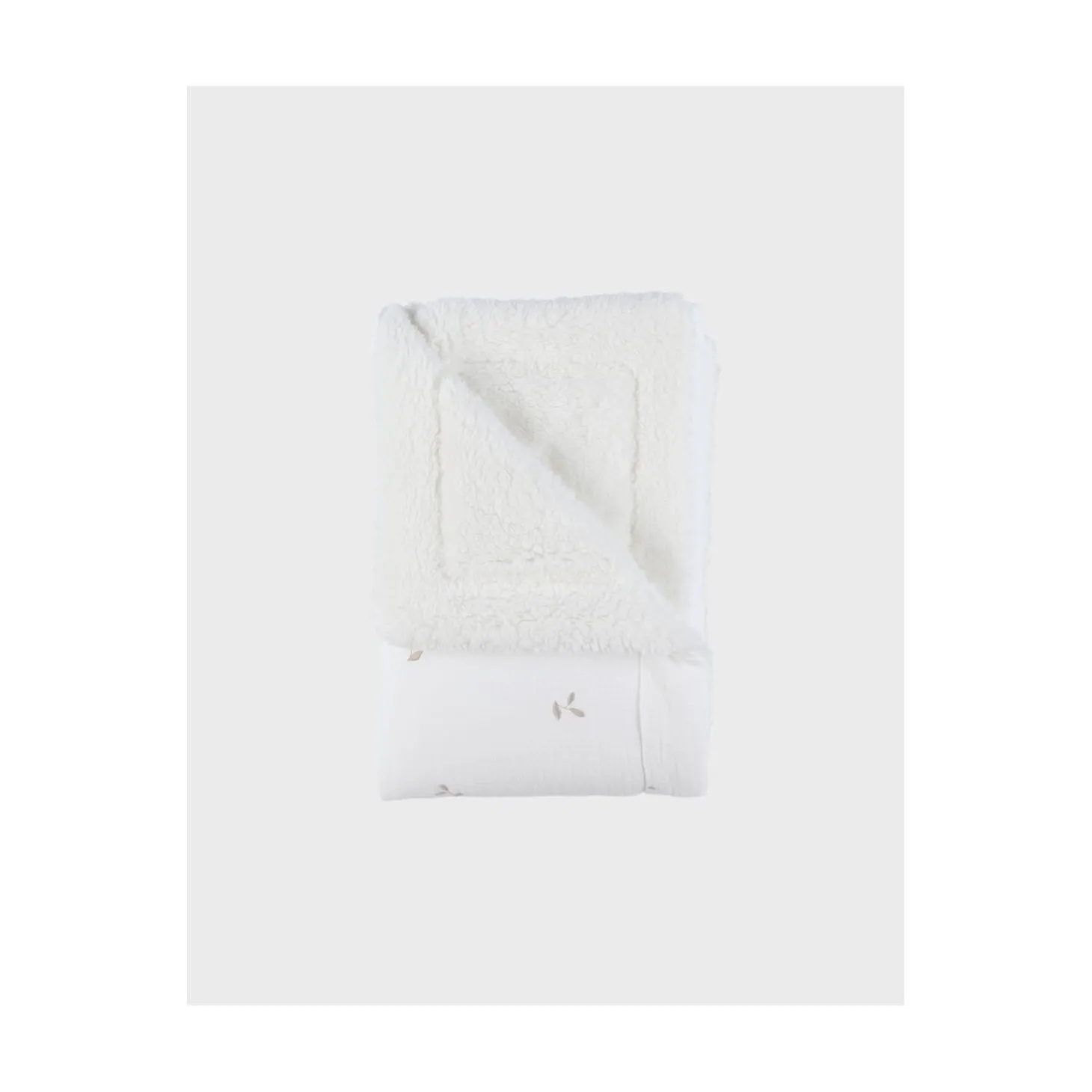 Noukie's Couverture mousseline brodée et sherpa F&O Ecru 75x100 cm