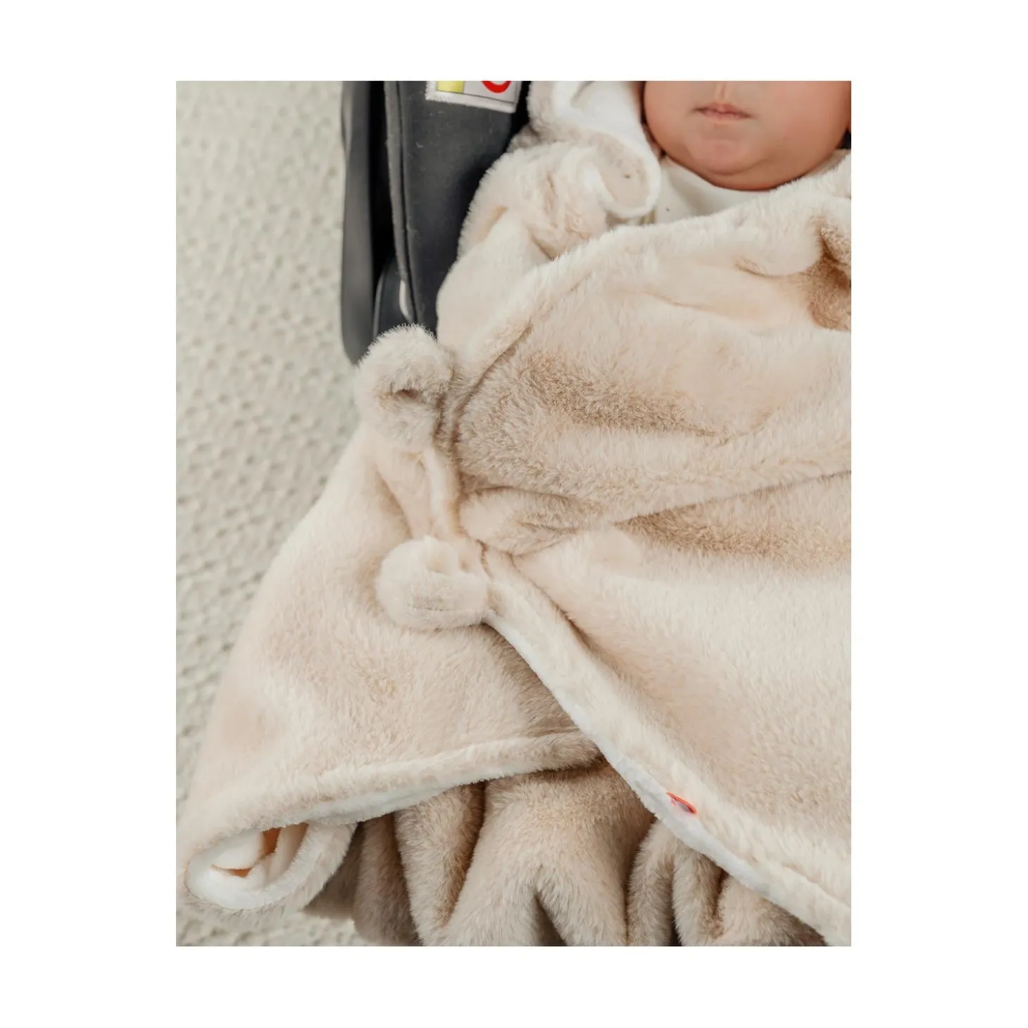 Noukie's Couverture Promenade fausse fourrure M&M25 Beige 45x65 cm