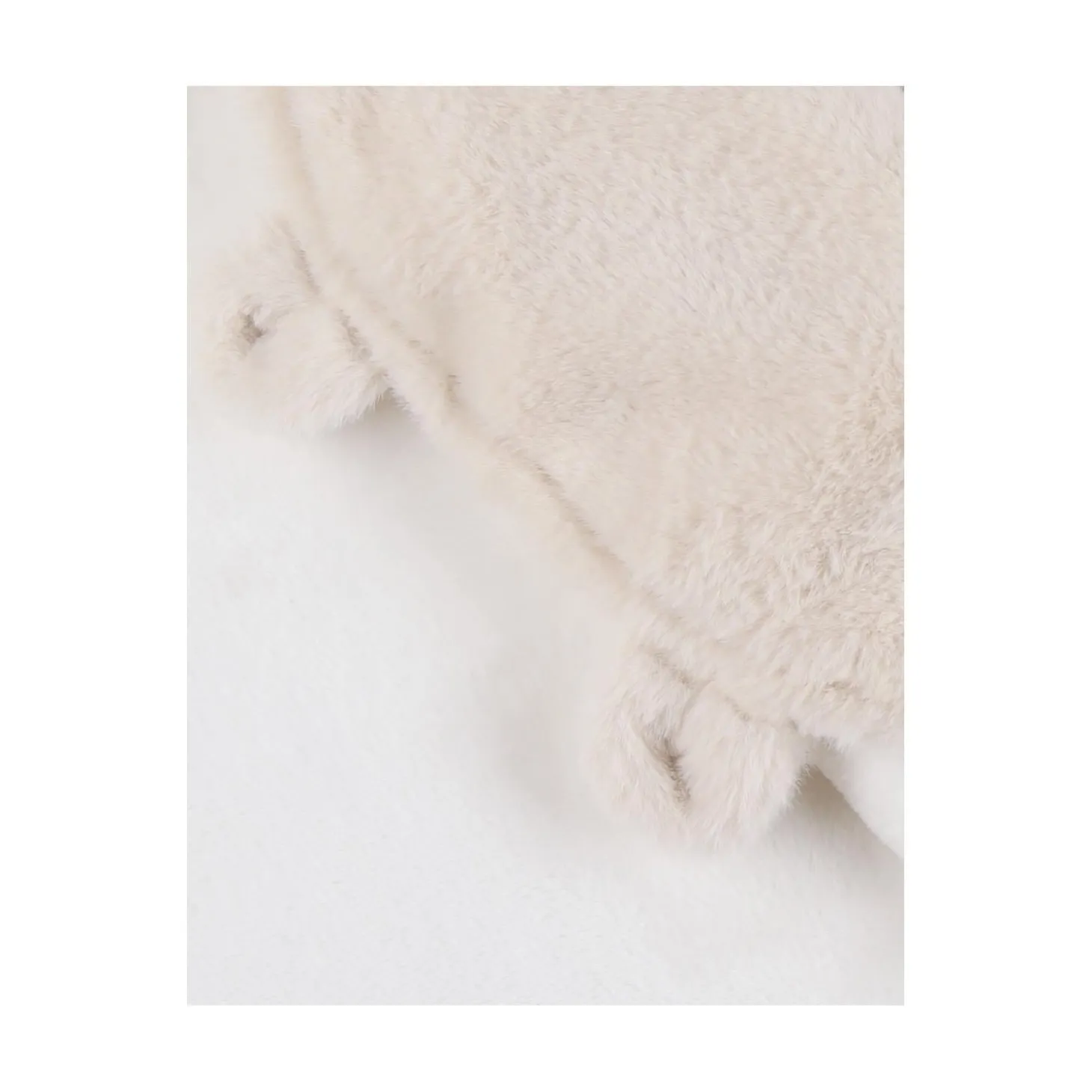 Noukie's Couverture Promenade fausse fourrure M&M25 Beige 45x65 cm