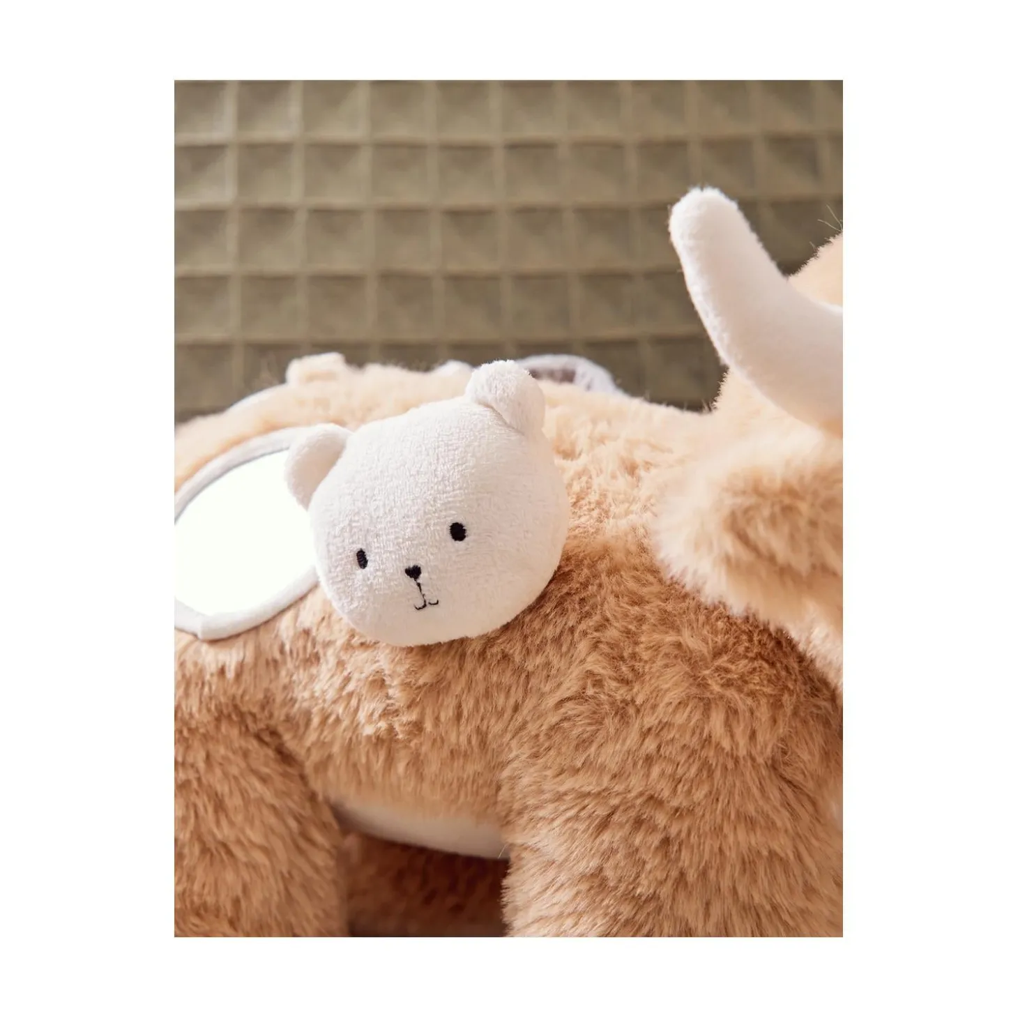Noukie's Peluche d'activité Fluffy F&O Cow