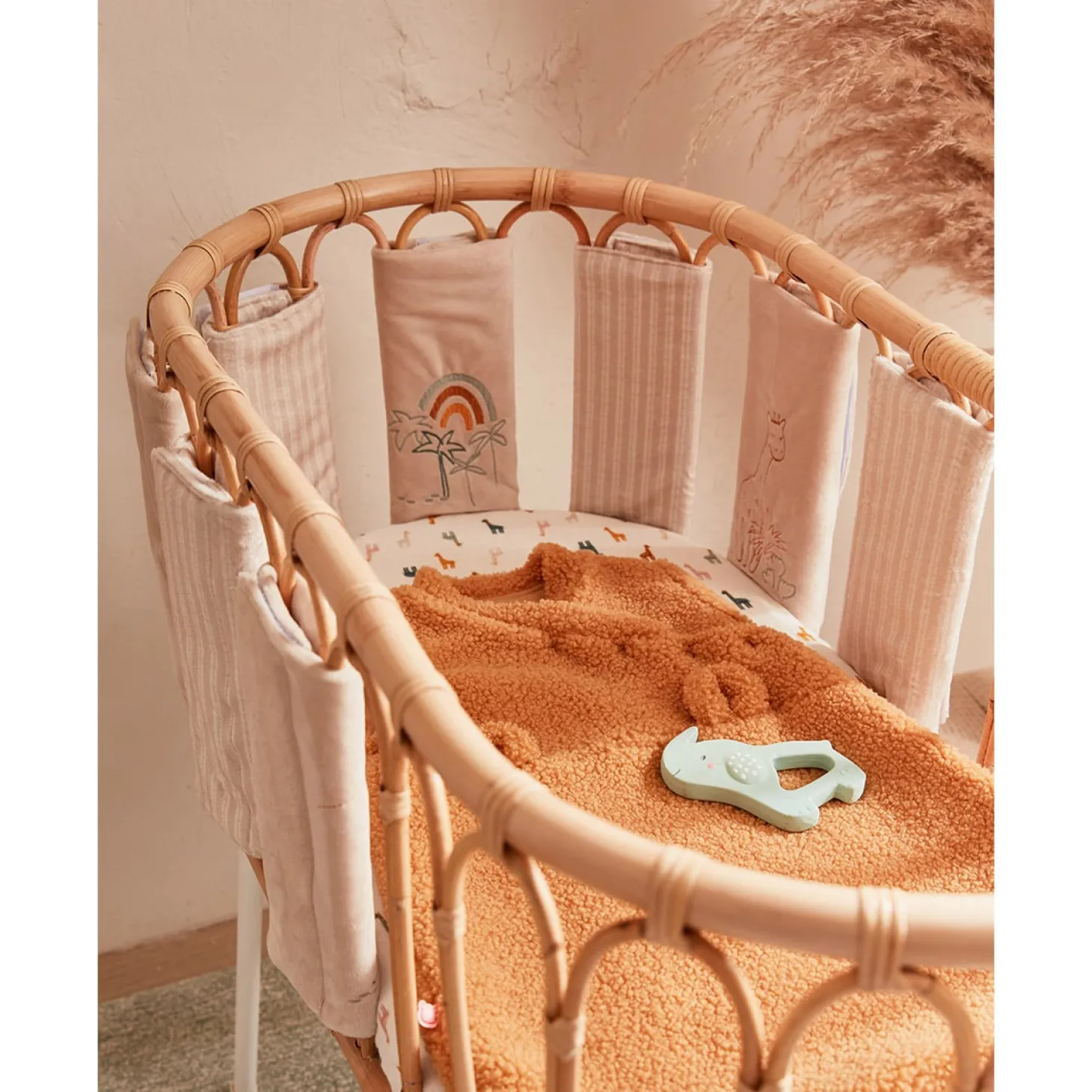 Noukie's 8 Protèges barreaux Lit et Parc Tiga & Stegi Beige