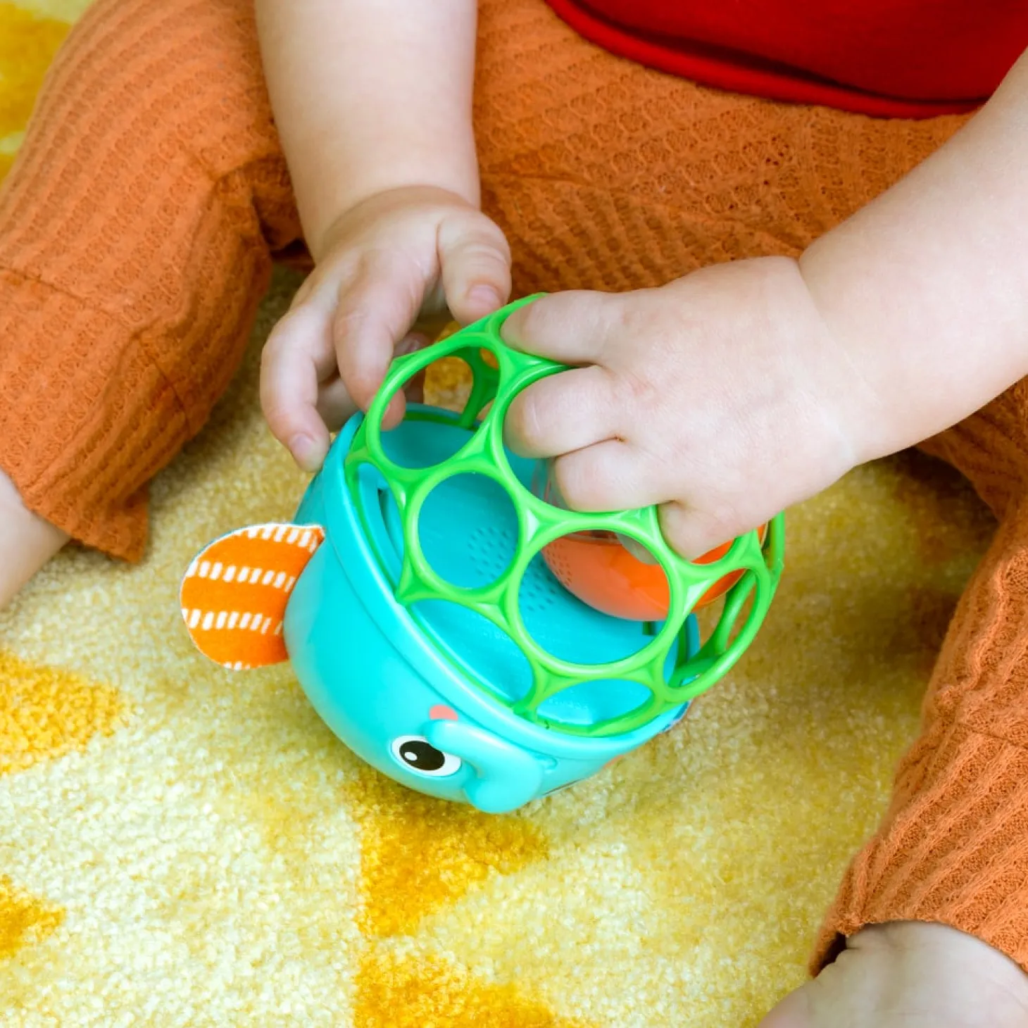 Oball Hochet musical Elephant Multicolore