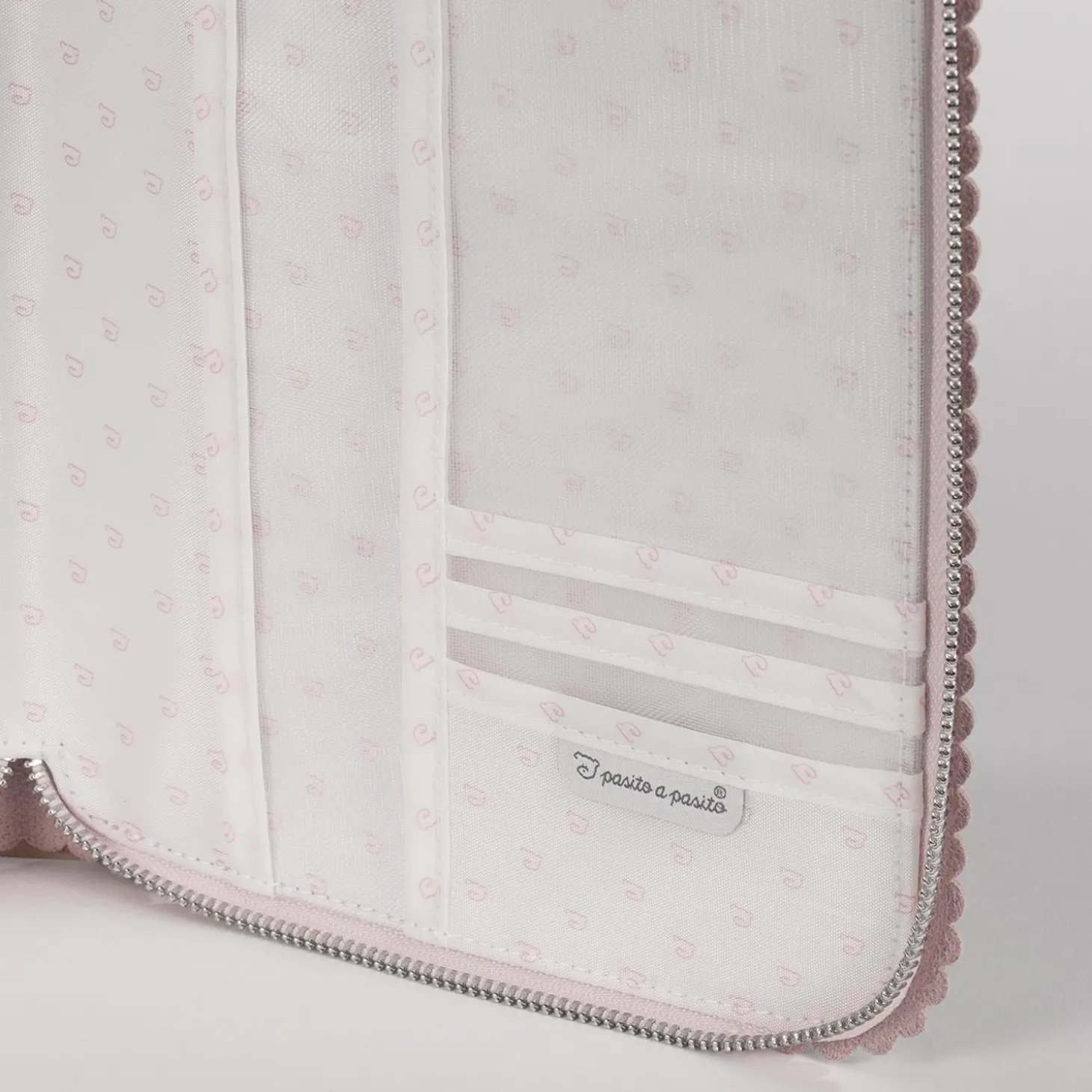 Pasito a Pasito Protege Carnet de Santé Icon Rose