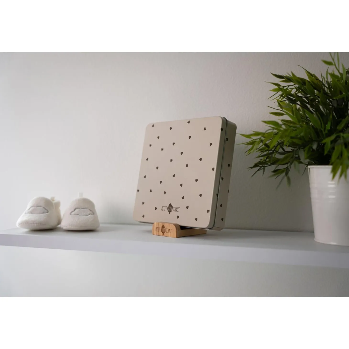 Petit Artichaut Baby Box Carrée Jolis Cœurs Beige