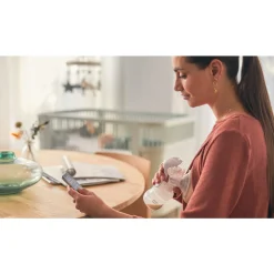 Philips Avent                    Tire-lait manuel avec sachet de conservation