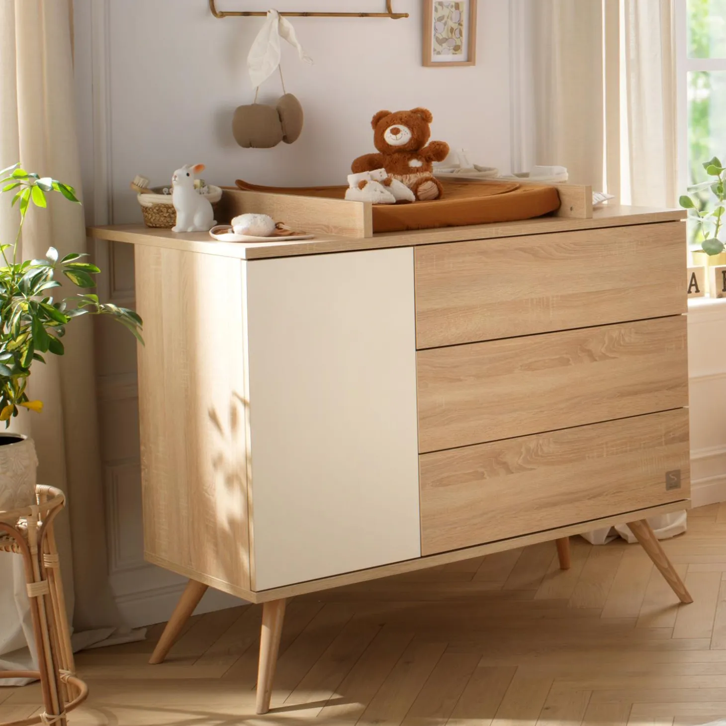 Sauthon Commode 3 tiroirs 1 porte Seventies Chêne Doré - Vanille - Hêtre Vernis Naturel