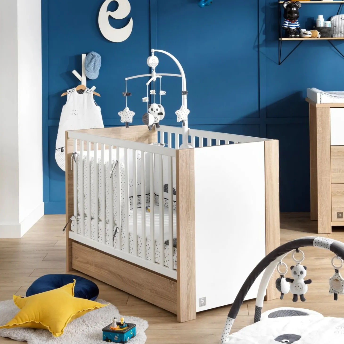 Sauthon Lit bébé Antonin Chêne Noisette Et Blanc 60x120 cm