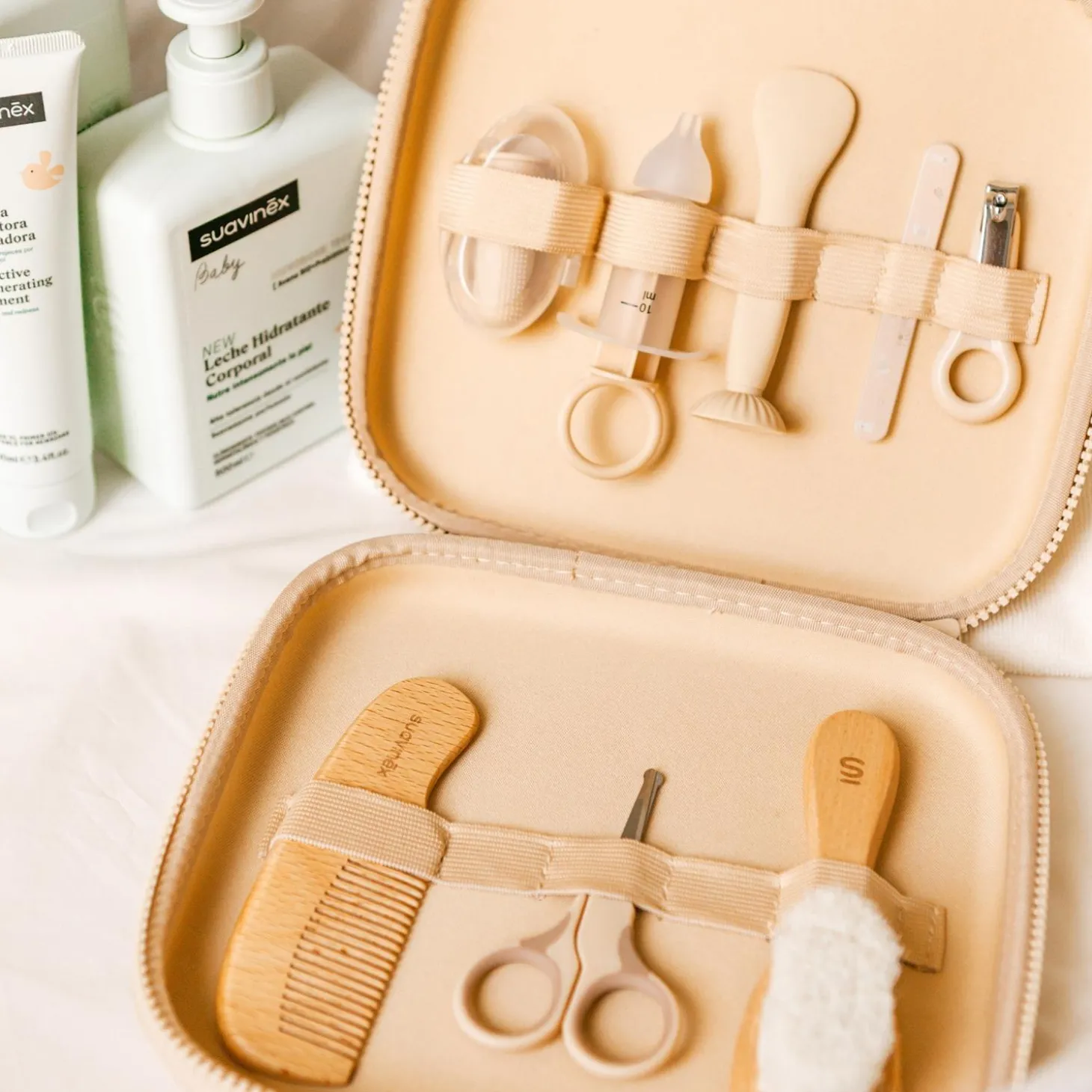 Suavinex Trousse de Soin et de Toilette 8 Accessoires Wonderland Beige