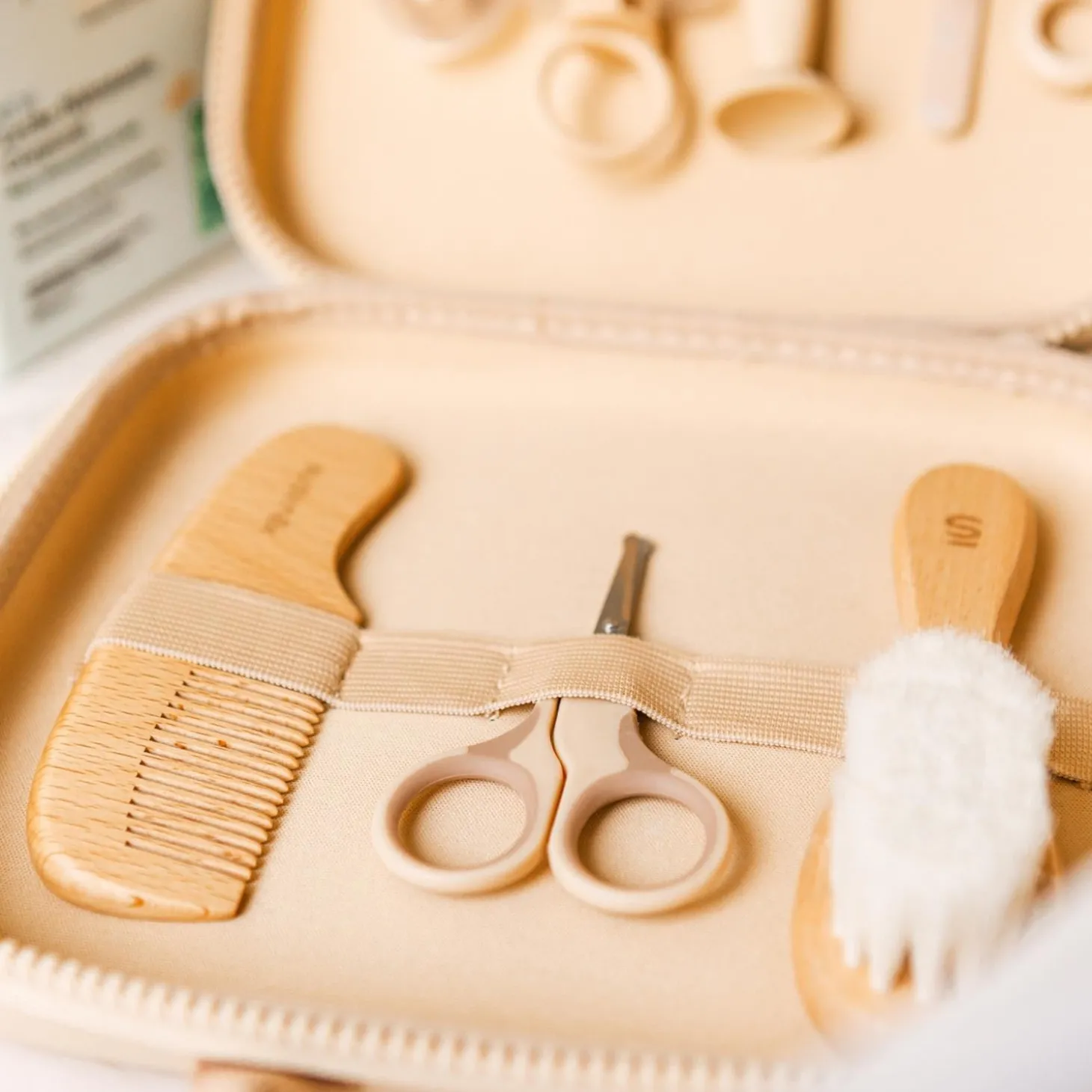 Suavinex Trousse de Soin et de Toilette 8 Accessoires Wonderland Beige