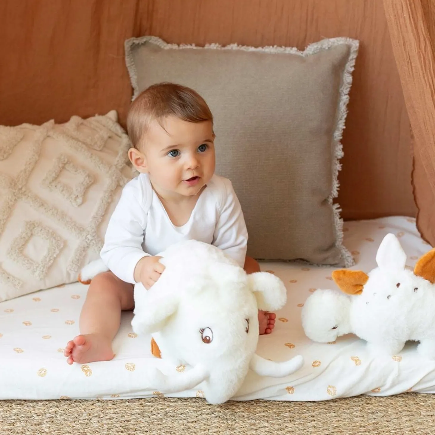 Trois Kilos Sept Peluche musicale Mammouth Écru 3-6 mois