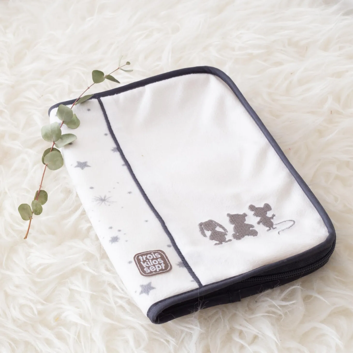 Trois Kilos Sept Protege Carnet De Sante Martin Et Ses Copains Blanc Et Gris