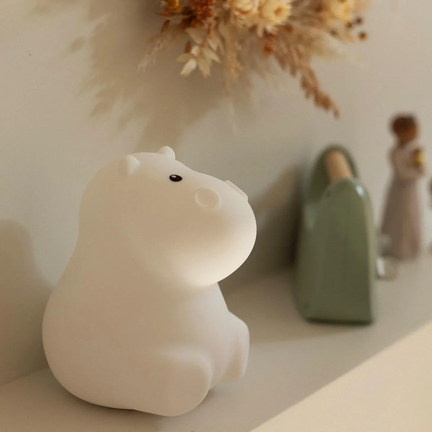 Trois Kilos Sept Veilleuse silicone Bluetooth Hippo Blanc