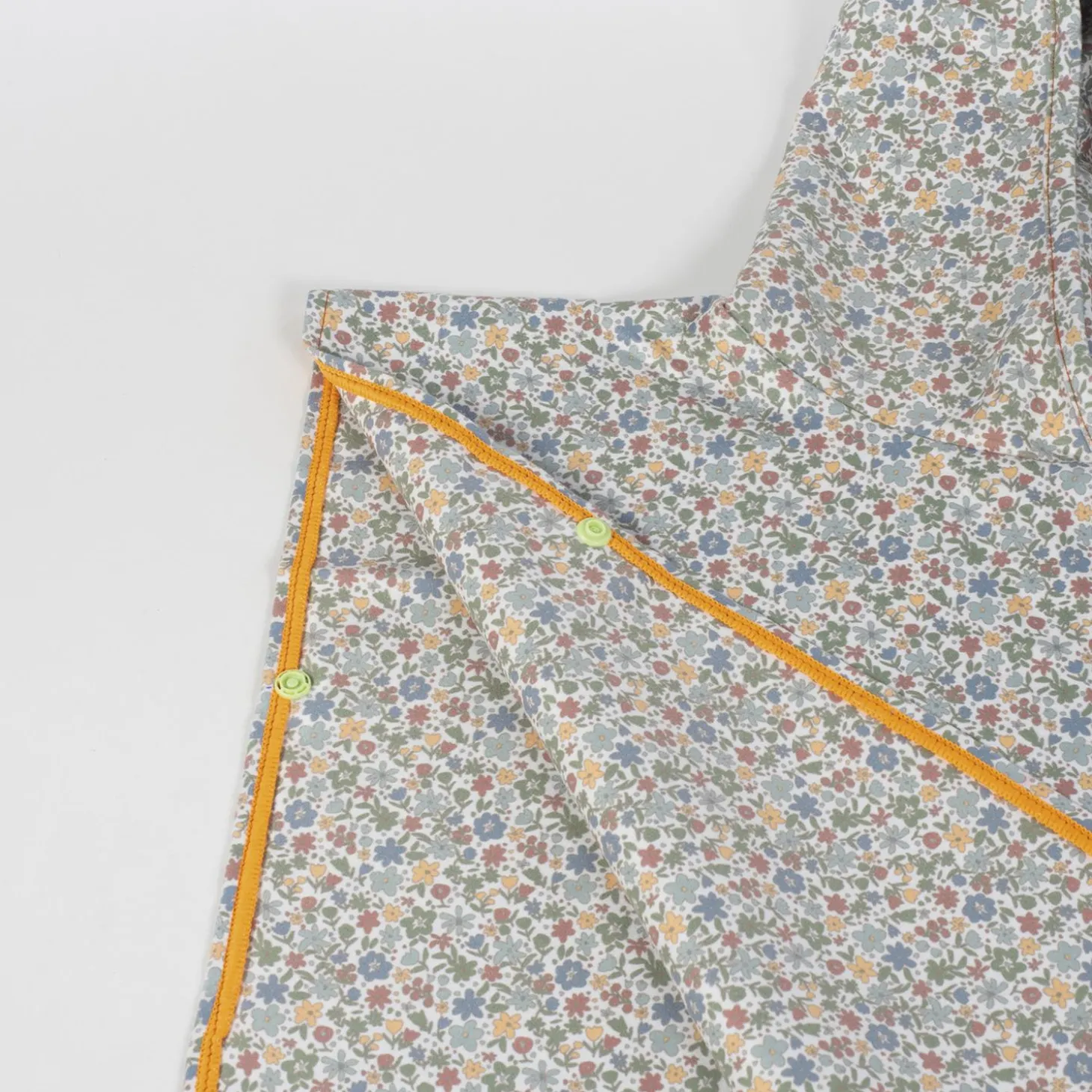 Walking Mum Serviette poncho Fleurs Vert